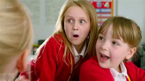 yesmovie izzy and the magician|Issy Simpson .